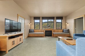 Furniture, Indoors, Living Room, Screen, Lamp