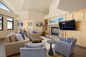 Indoors, Furniture, Living Room, Couch, Screen