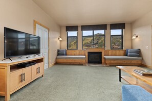 Furniture, Indoors, Living Room, Screen, Floor