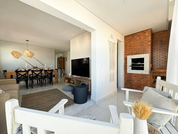 BBQ facilities,Living Room,Dining area