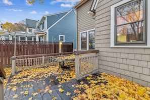 Neighborhood, City, Nature, Outdoors, Yard