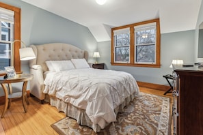 Indoors, Lamp, Home Decor, Rug, Floor