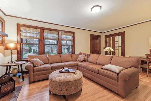 Architecture, Building, Furniture, Indoors, Living Room