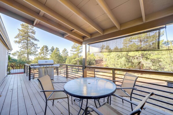 Pine Vacation Rental | 4BR | 2BA | 1,568 Sq Ft | 1 Step to Enter