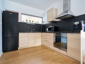 Cuisine, Appareil De Cuisine, Comptoir, Cabinetry, Sol, Design Intérieur, Meubles, Principaux Appliance, Bois, Sol