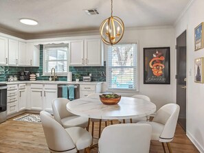 Open eat in kitchen