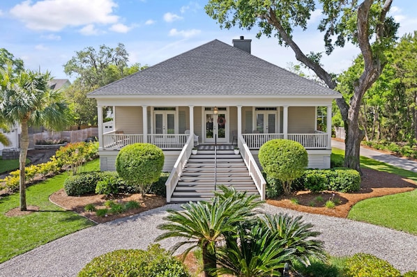 Welcome to your home away from home while you vacation on St. Simons Island!
