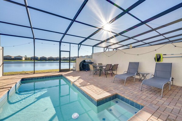 Kissimmee Vacation Rental | 4BR | 3.5BA | 2,102 Sq Ft | 2 Steps Required