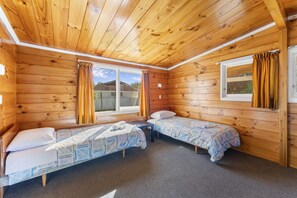 2nd Bedroom, x2 Single beds