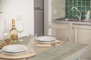 Autumn, Kitchen, Spring, Summer
