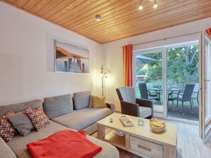 Eigentum, Möbel, Tabelle, Couch, Holz, Komfort, Wohnzimmer, Interior Design, Beleuchtung, Orange