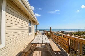 Oceanfront Deck/Picnic Table