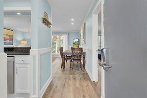 11 Lagoon Villa Entry Hallway