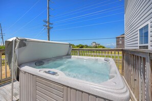 Surf or Sound Realty - 1200 - Counting Stars - Hot Tub