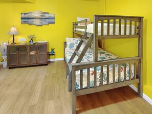 Full/Twin Bunk Bed