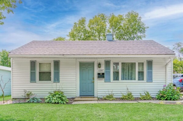 Comfortable property, close to Carle Hospital and University of Illinois campus.