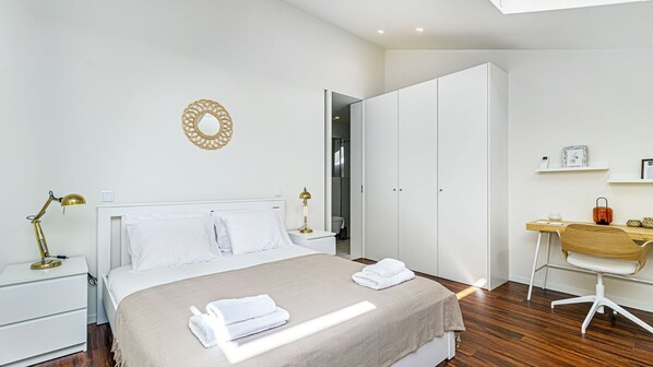 Bright and cozy bedroom with a stylish design, workspace, and fresh linens. Perfect for relaxing or working remotely. #Study #Bedroom