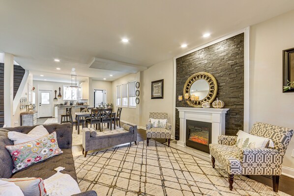 Pittsburgh Vacation Rental | 3BR | 3.5BA | Stairs Required | 2,430 Sq Ft
