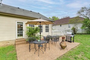 Patio | Chimenea | Gas Grill | Outdoor Seating & Dining