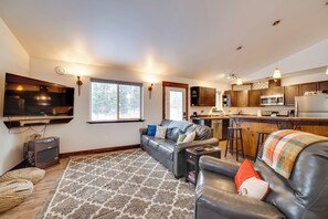 Living Room | Smart TV | Free WiFi