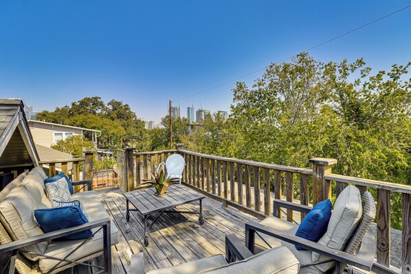 Austin Vacation Rental | 2BR | 1.5BA | 1,200 Sq Ft | 3 Steps Required