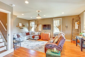 Living Room | 2-Story Home | Queen Sleeper Sofa | Smart TV w/ Cable