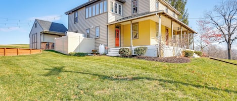 Mount Joy Vacation Rental | 3BR | 2.5BA | Small Step Required | 2,300 Sq Ft