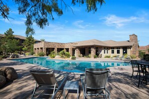 Outdoor communal pool-heated February through November