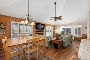 NH400: Hawk's Nest | TL Great Room