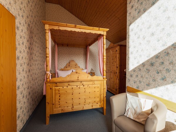 Economy Einzelzimmer mit Badewanne/WC und Balkon-Einzelzimmer