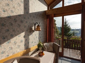 Economy Einzelzimmer mit Badewanne/WC und Balkon-Einzelzimmer