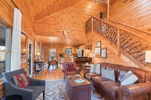 Kitchen right off the spacious & open living area. Games/puzzles are available.