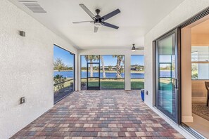 Rear Lanai (LANAI FURNITURE NOT SHOWN)