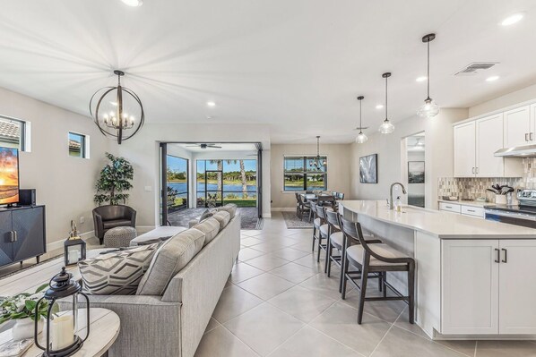 Spacious & Inviting Design & Decor