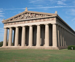 Walk to the Parthenon in Centennial Park!