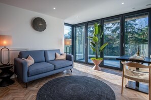 Wisemans House Apartment 1 - Wisemans Bridge (24434)