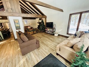 Living room with 60" Smart TV
