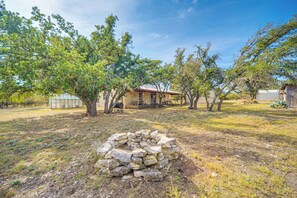 Private Yard | Fire Pit
