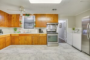 Kitchen | Keurig Coffee Maker | Washer & Dryer