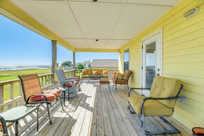 Furnished Deck | Gas Grill | Lakefront View