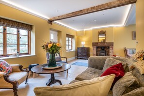 River Cottage Sitting Room - StayCotswold