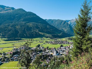 Bergforms, Berg, Landschaft, Hochland, Hügel, Bergstation, Gebirge, Senke, Ländliches Gebiet, Dorf