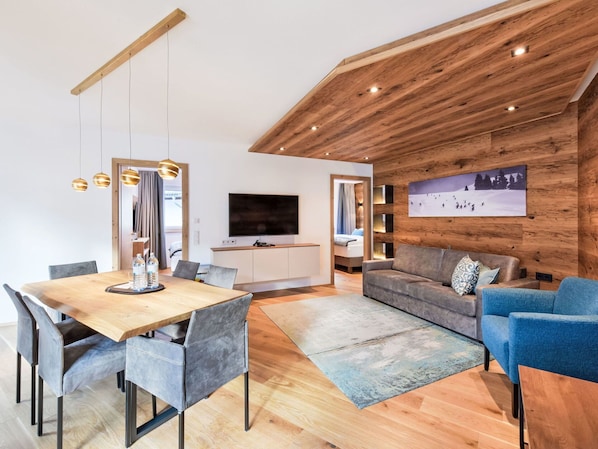 Interior Design, Möbel, Holz, Flooring, Decke, Fussboden, Beleuchtung, Wohnzimmer, Zimmer, Holzboden