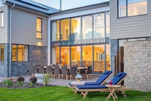 Alfresco dining at Seamist, Watergate Bay, Cornwall