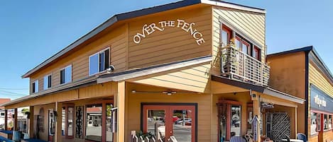 The Downtown Retreat occupies the second story of the iconic home and garden store, Over the Fence. This private 1200 sq. ft. apartment is located in the very heart of downtown Sequim.