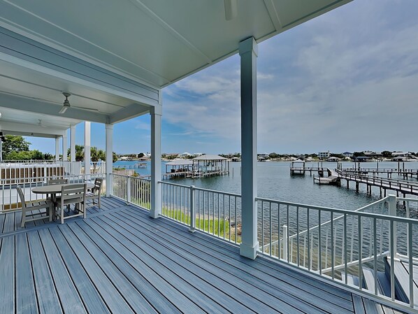Welcome to Yacht Harbor House!