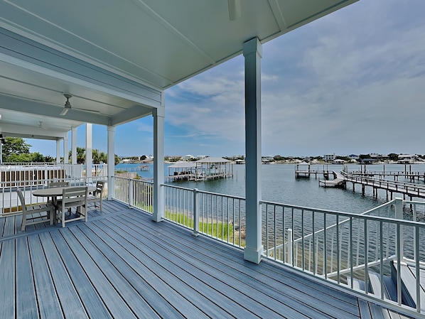 Welcome to Yacht Harbor House!