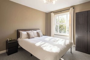 Martinhoe, Ingleby Barwick - Host & Stay