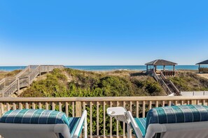 GR0701: Surfer's Watch | Top Level Sun Deck