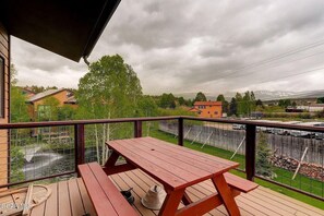 SWP Sun River 8 private deck